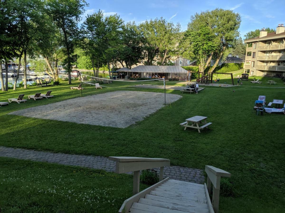 O'Berge Du Village A302 Magog Exterior photo